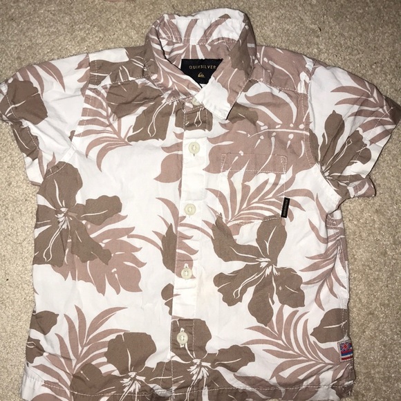 Daddy and mini matching Quicksilver dress shirts - Picture 5 of 5